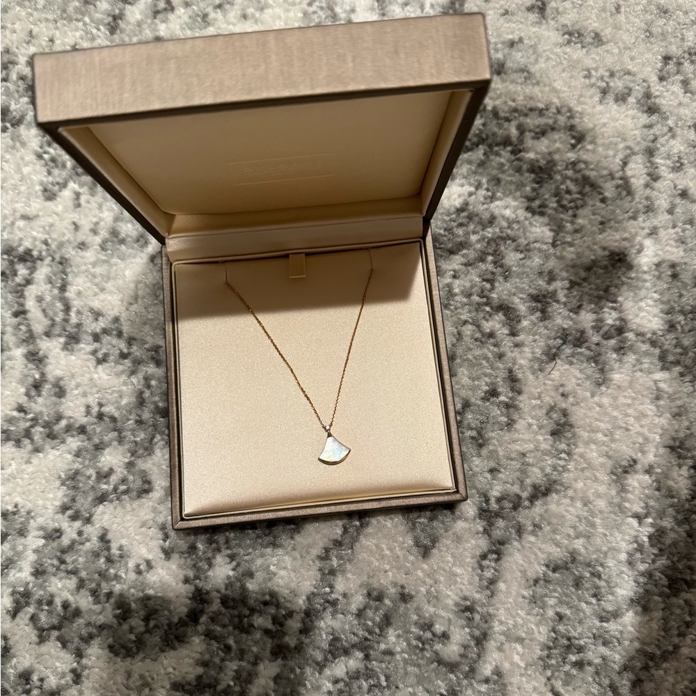 Bvlgari Diva’s dream necklace